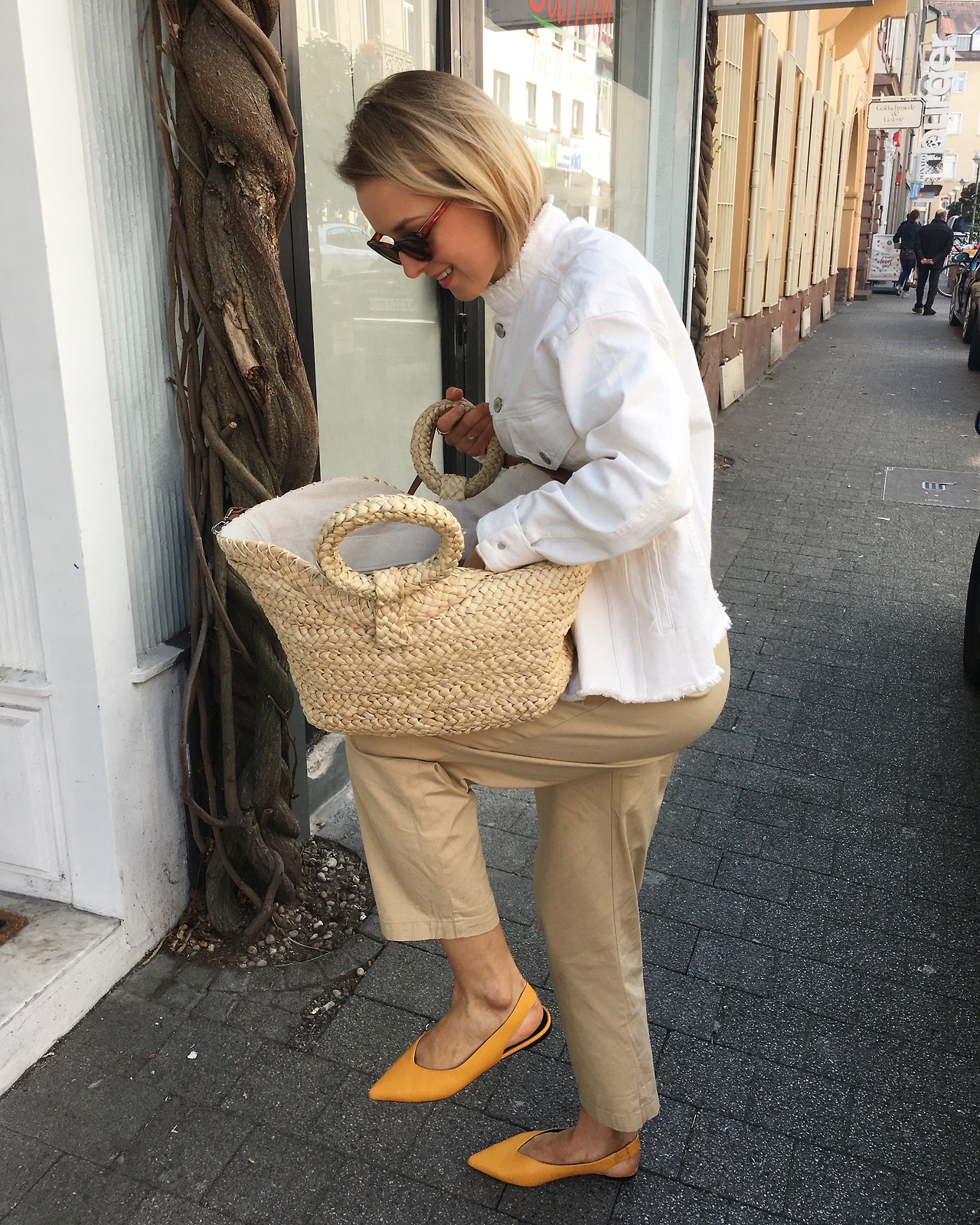 L'option denim convient aux activités quotidiennes belyj-pidzhak-zhenskij_ (2)