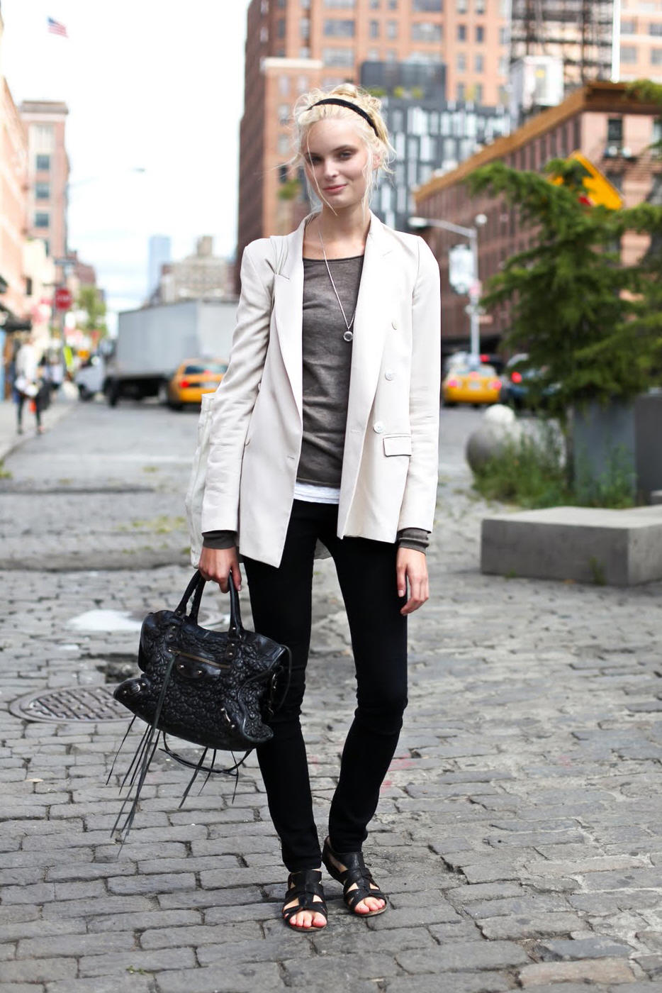 Ensemble pour les activités quotidiennes belyj-pidzhak-zhenskij_ (43)