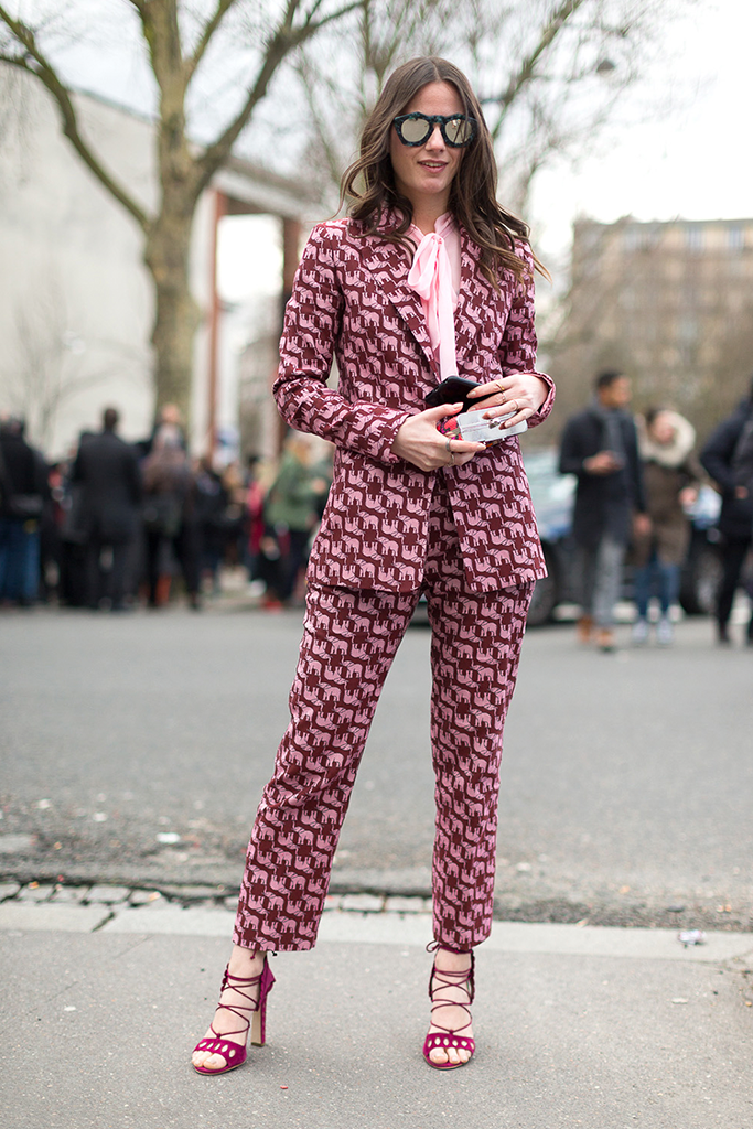 Les couleurs vives et les imprimés sont à la mode bryuchnye-kostyumy-zhenskie_ (1)