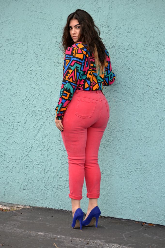 Les dames sans complexes ont toujours l'air luxueuses krasnye-bryuki-zhenskie_ (32)