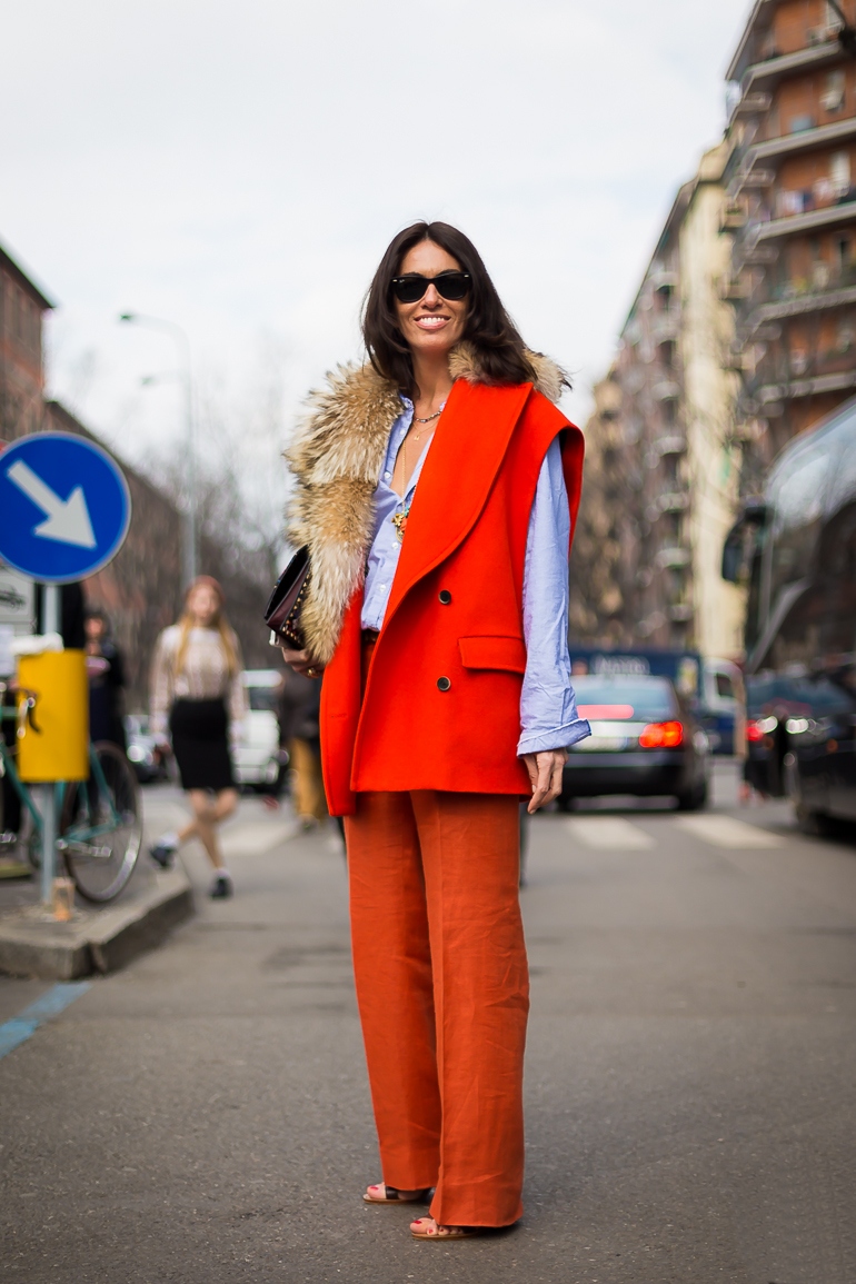 Le manteau de fourrure rend l'image encore plus sophistiquée krasnye-bryuki-zhenskie_ (46)