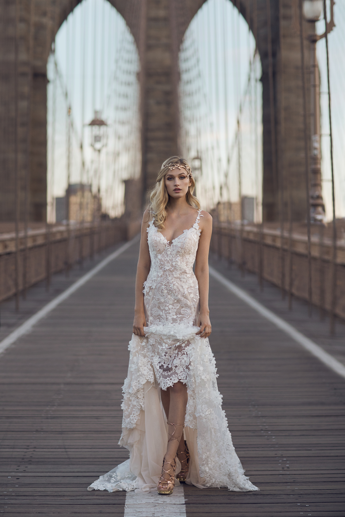 Les fines bretelles rendent le look sexy svadebnye-platya-foto_ (2)