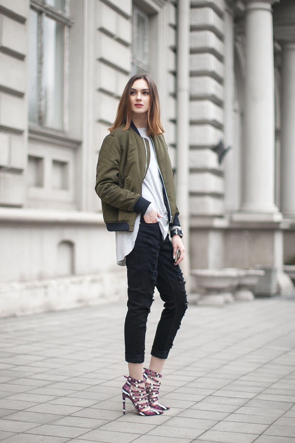 Bande élastique contrastée sur fond vert bombardier zhenskaya-kurtka_ (15)