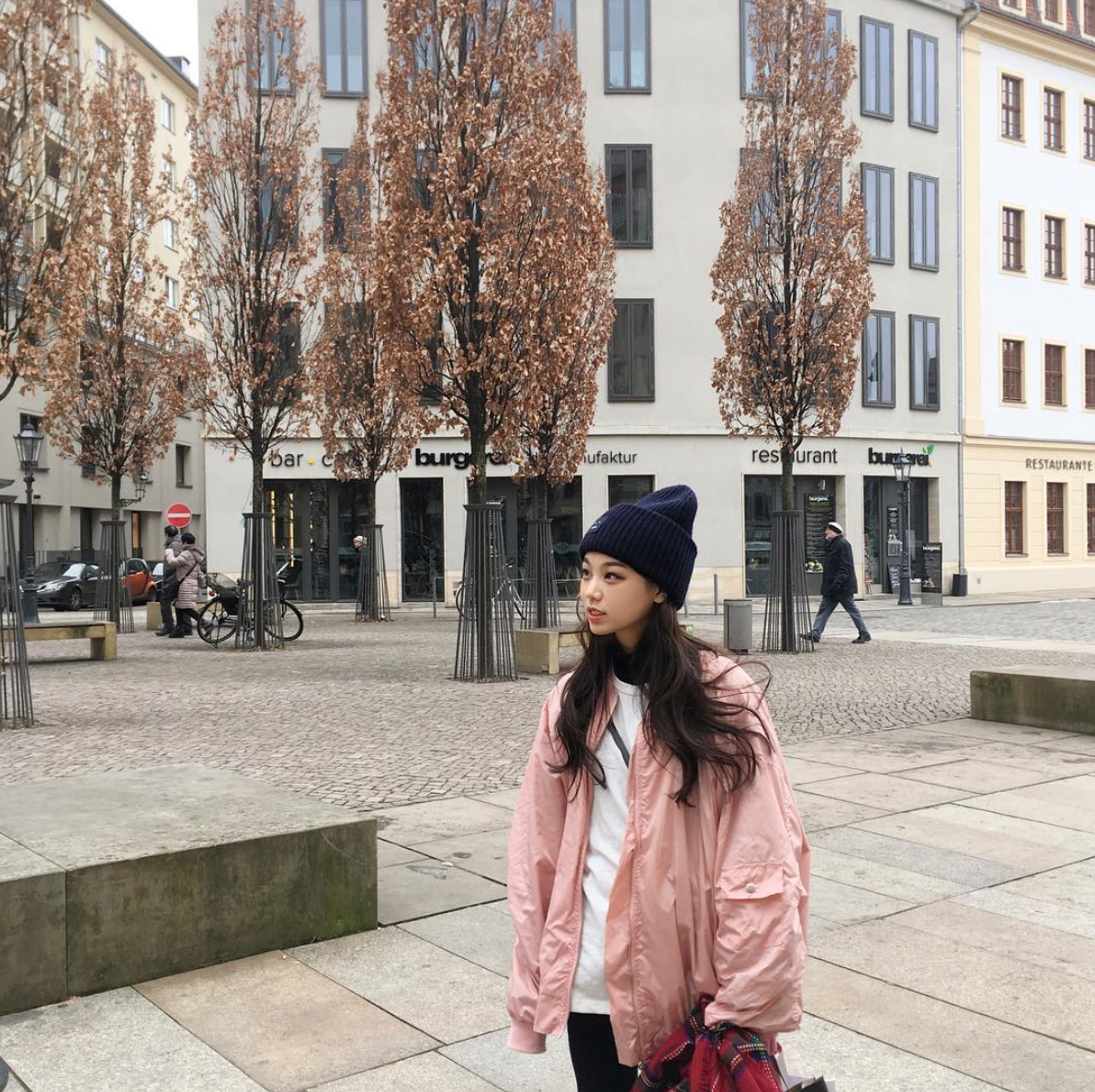 Kurtets roses à la mode zhenskaya-kurtka-bombardier_ (2)