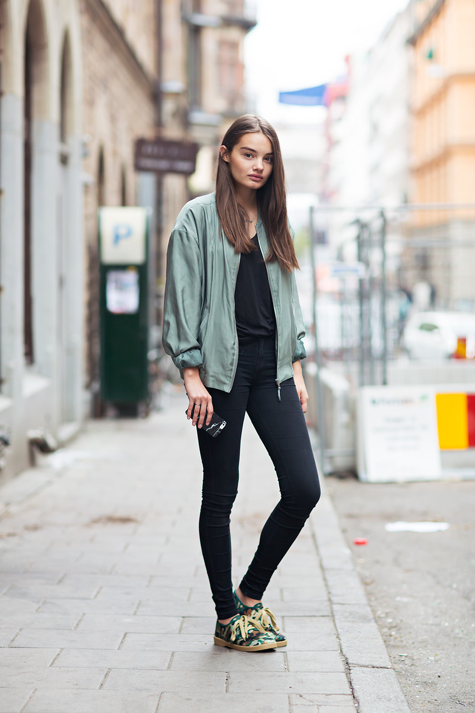 Les jeans skinny sont un excellent compagnon zhenskaya-kurtka-bombardier_ (27)