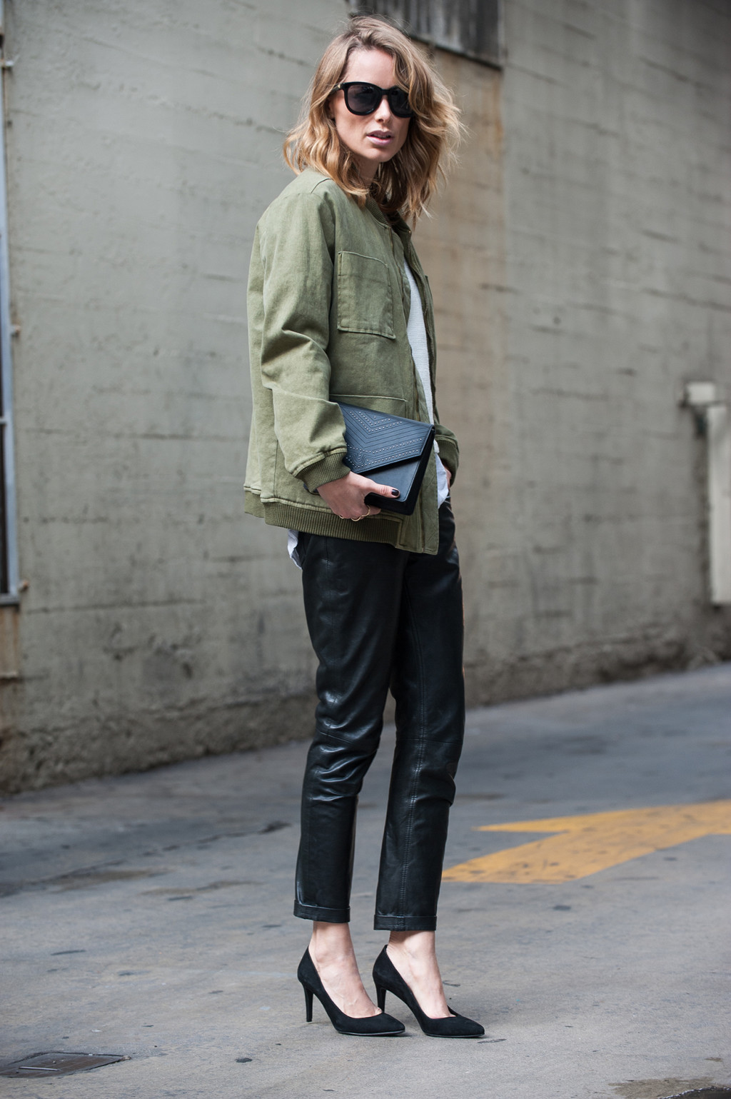 Des chaussures à talons seront également en place zhenskaya-kurtka-bombardier_ (28)