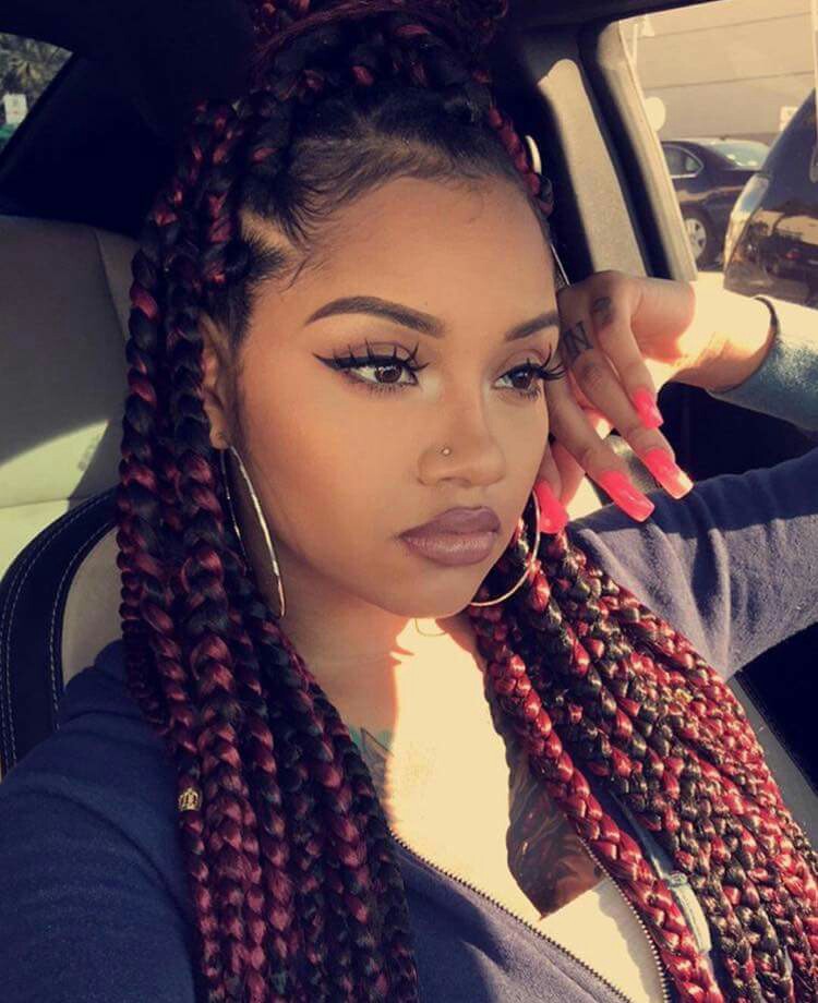 Cette coiffure est non seulement belle mais aussi confortable à porter. afrikanskie-kosichki-foto_ (2)