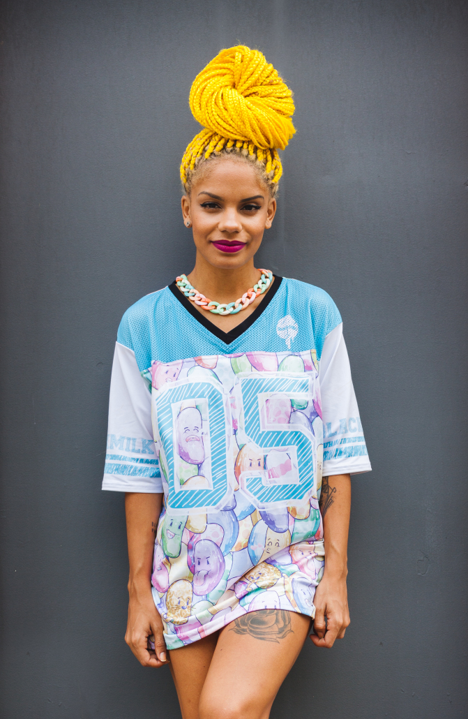 Chignon volumineux de mèches brillantes afrikanskie-kosichki-foto_ (28)