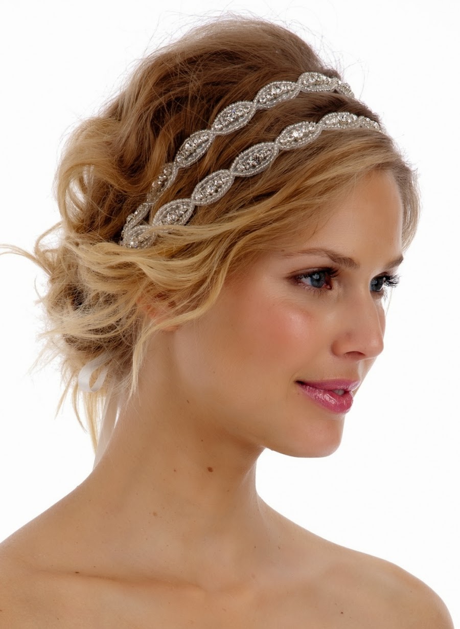 Regarde parfait sur les boucles moyennes grecheskaya-pricheska-foto_16