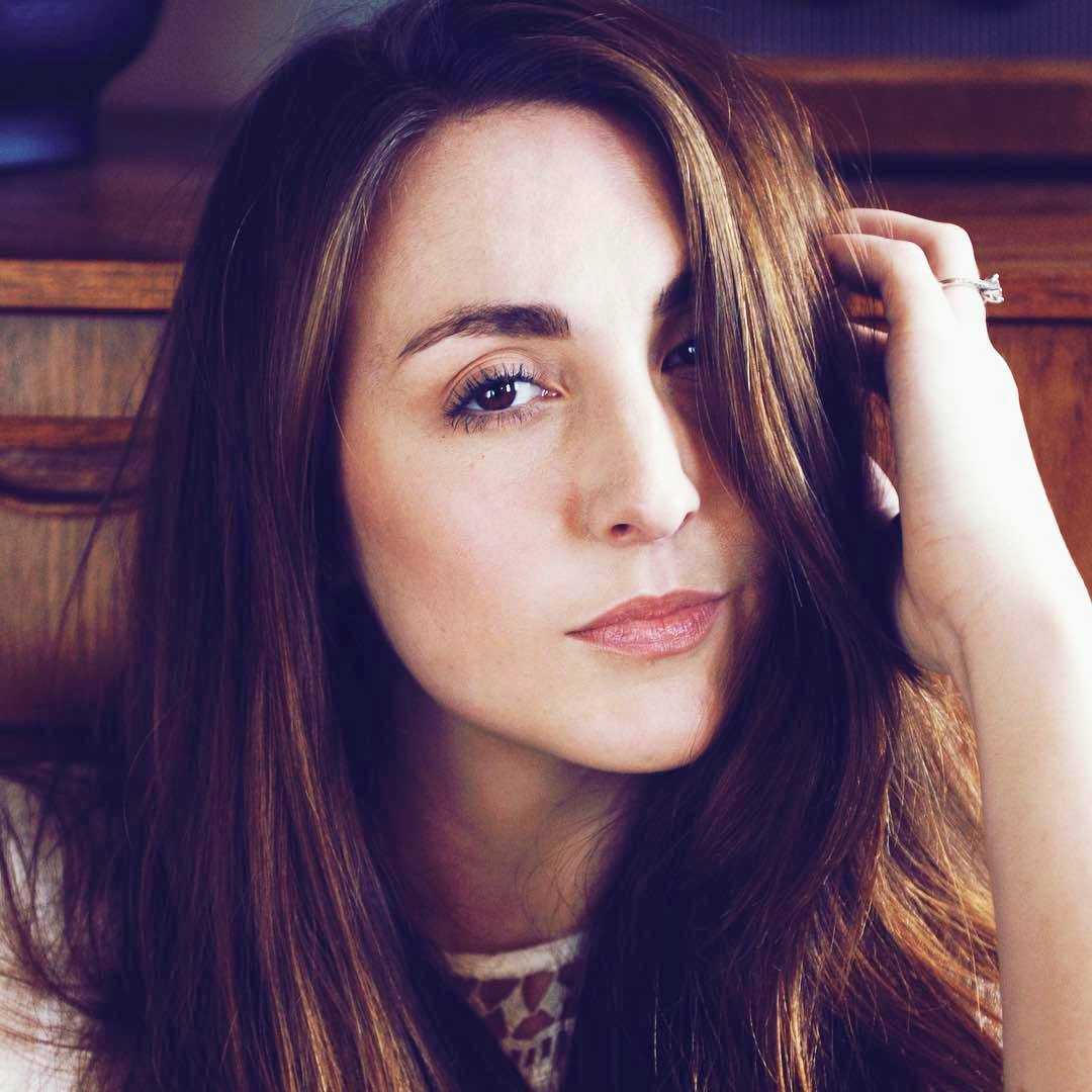 Utilisez des baumes et des masques spéciaux kashtanovyj-tsvet-volos-foto_ (27)