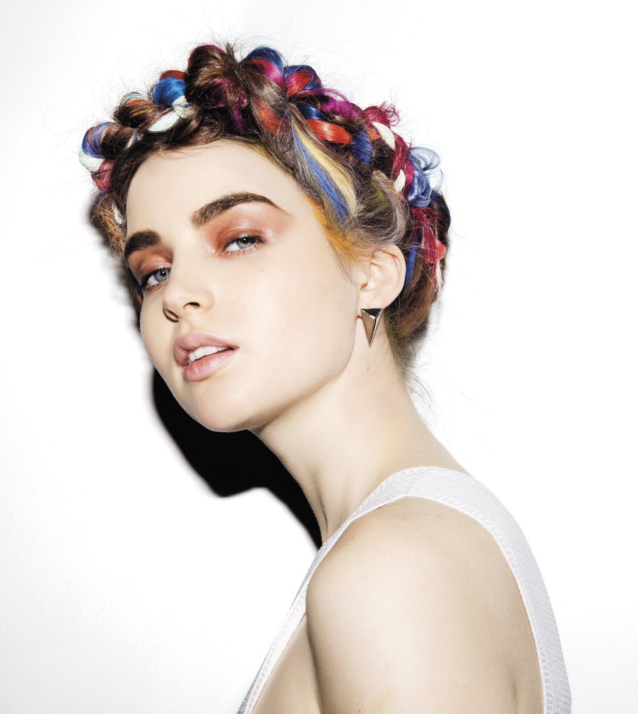 Expérimentez avec différentes coiffures! kolorirovanie-foto_1