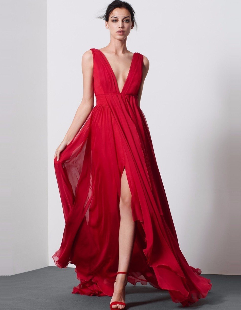 Une coupe sexy ne laissera aucun homme indifférent plaque-transformateur-foto_39