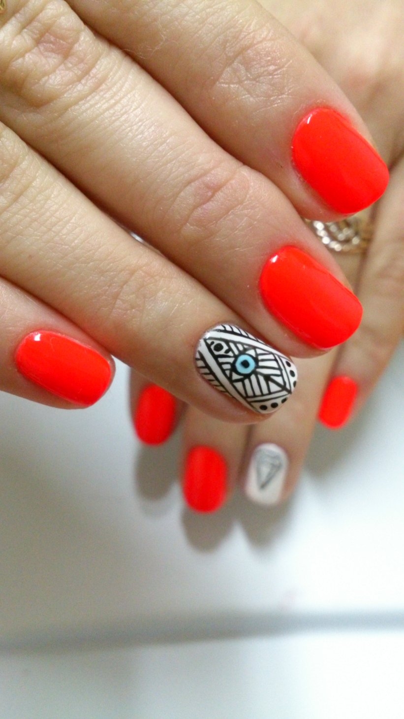 Géométrie étonnante krasnyj-manikyur-foto_10