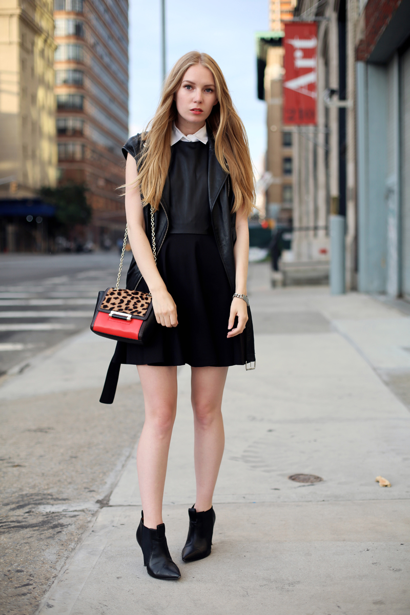 malenkoe-chernoe-plaque-photo-novinki_39