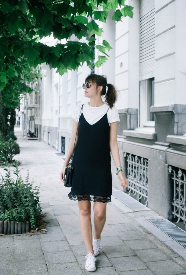 malenkoe-chernoe-plaque-photo-novinki_46