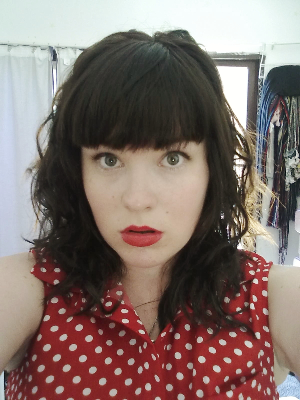 Ezzel a frizurával mindig modernnek és elegánsnak fog kinézni. strizhki-na-tonkie-volosy-dlya-obema-foto_63