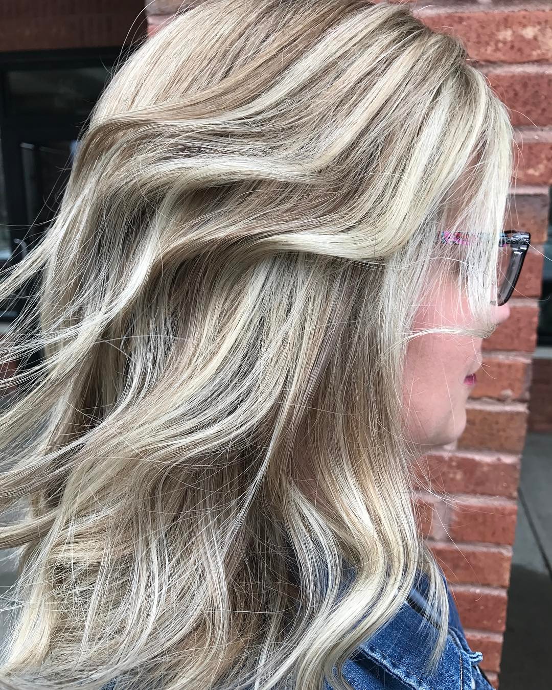 Ak sa považujete za kategóriu jesenných a zimných dám, je načase vybrať si správny dizajn pre kučery. xolodnye-ottenki-volos-foto_7