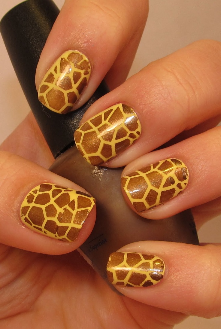 Ja muista, että tulokset voidaan arvioida vasta sen jälkeen, kun pinnoite on täysin kuiva. zheltyj-manikjur-foto_37