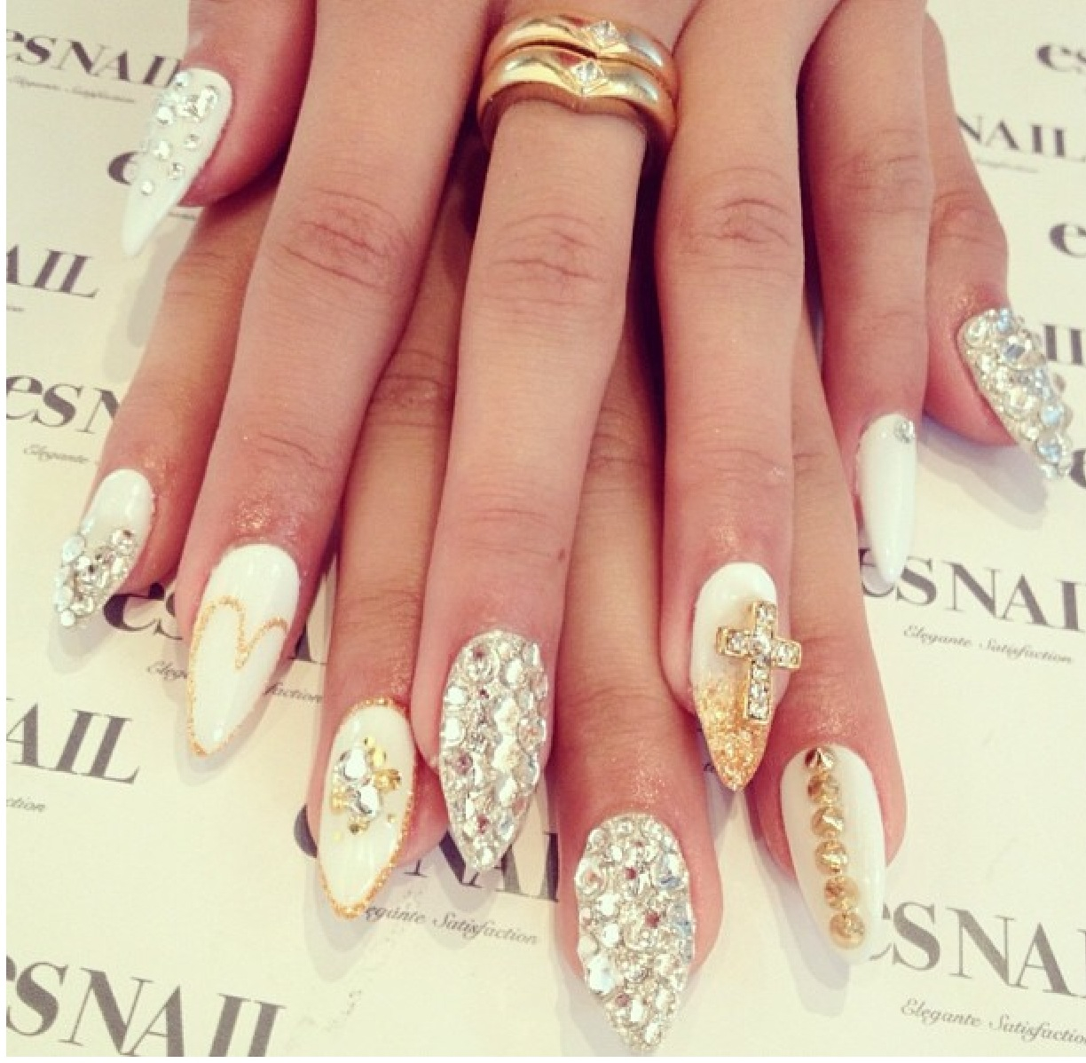 zolotoj-manikyur-foto_34