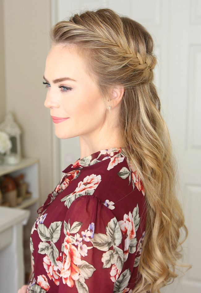 La principale difficulté du tissage est qu'il faut travailler quasiment au toucher, car sans une paire de miroirs ou une webcam par derrière, le résultat ne se voit pas en entier kak-plesti-kolosok_ (1)