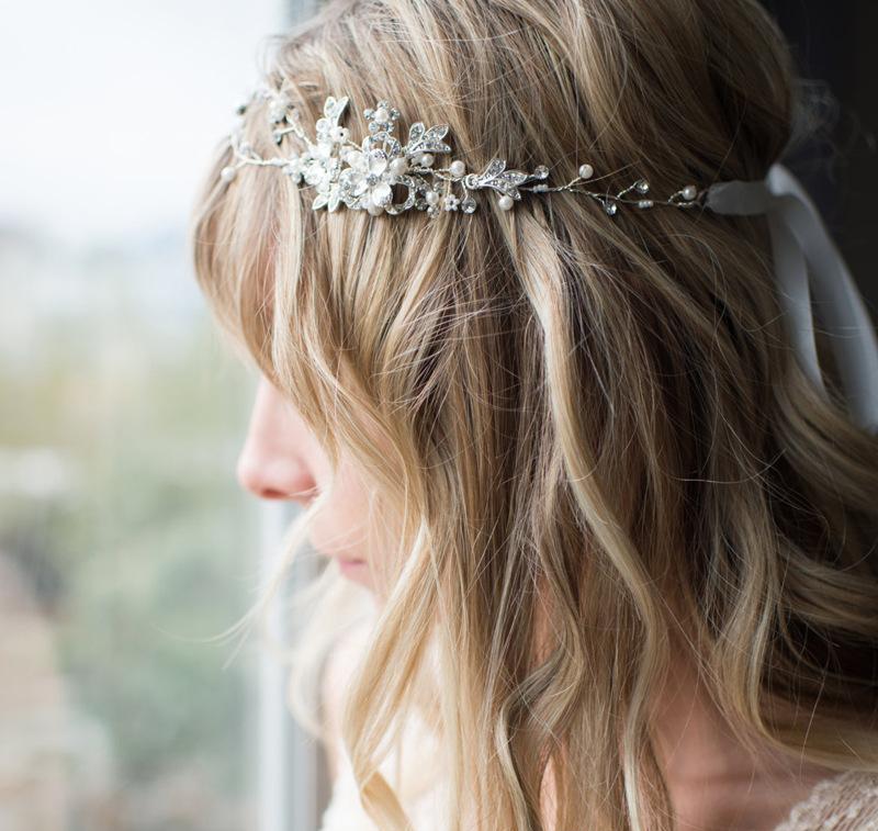 Zgrabna dekoracja na średnich pasmach povyazka-dlya-volos_ (24)