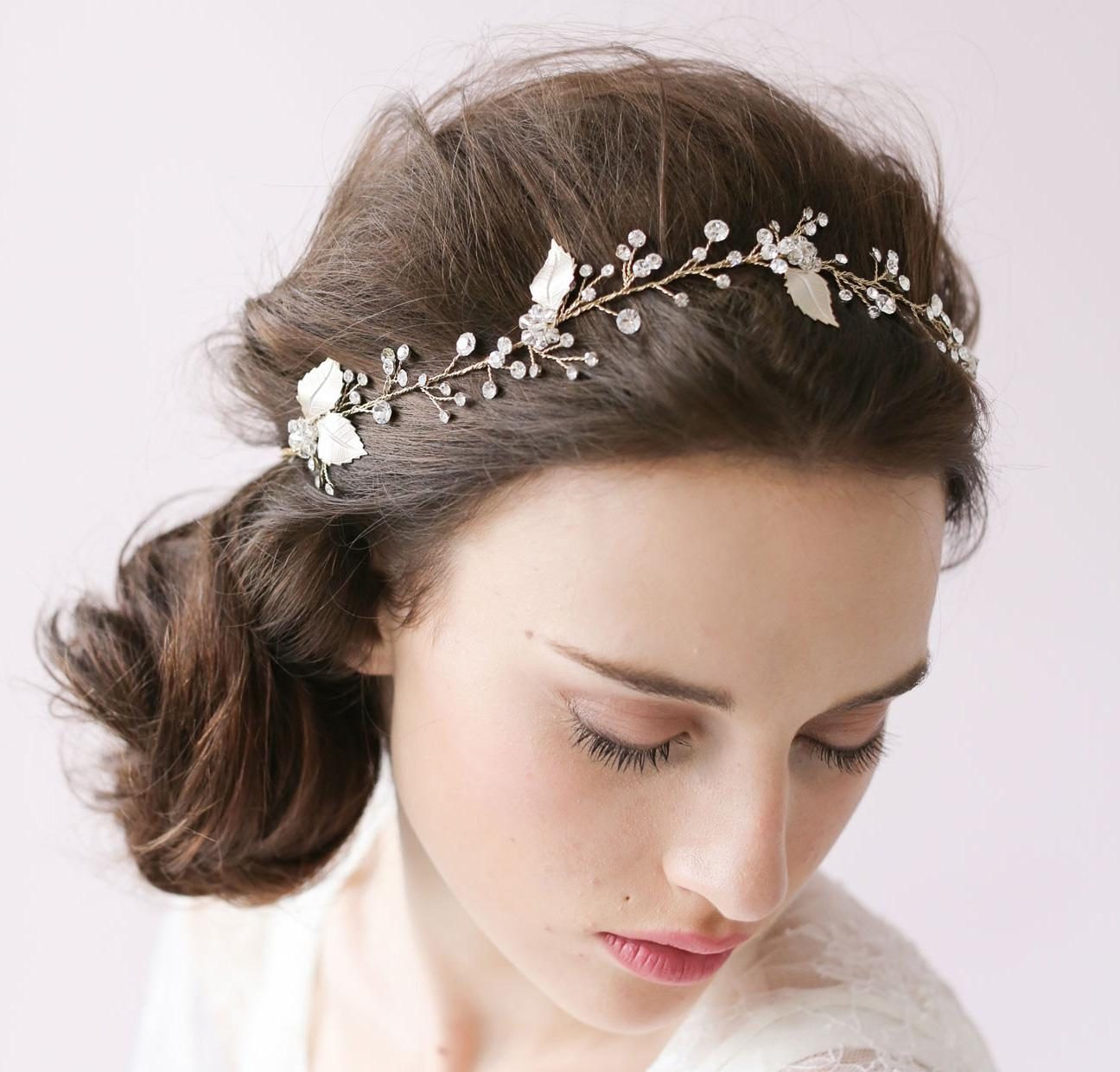 svadebnye-pricheski-na-srednie-volosy_ (34)