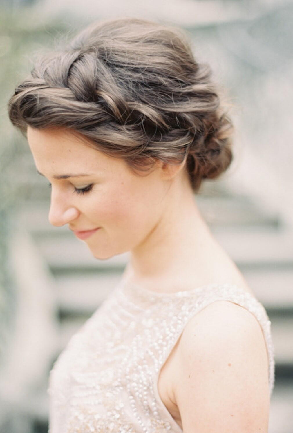 vysokie-pricheski-na-vypusknoj_ (11)