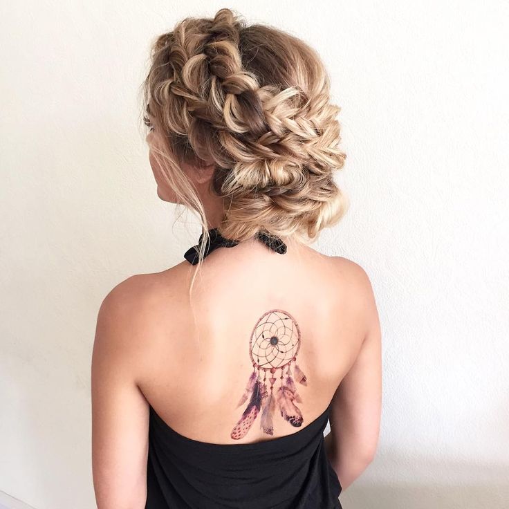 vysokie-pricheski-na-vypusknoj_ (28)