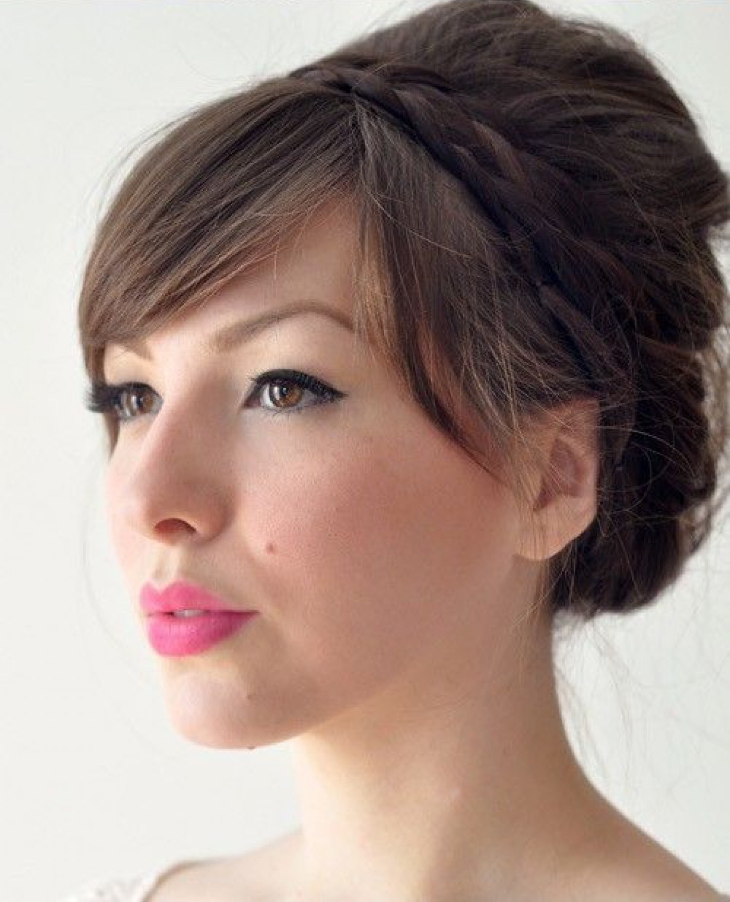 Babette zsinórral vysokie-pricheski-na-vypusknoj_ (3)