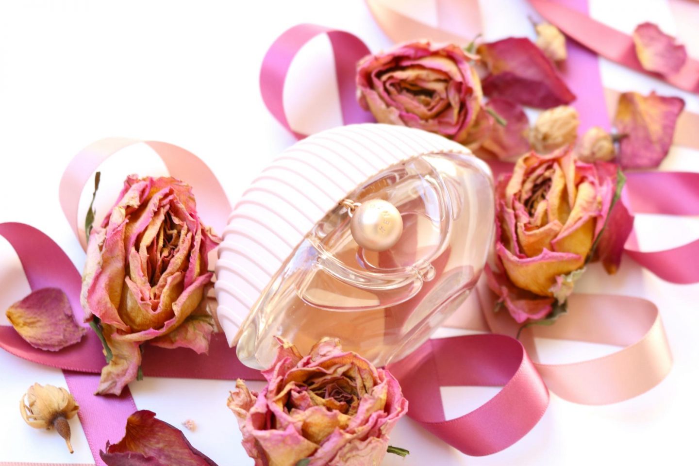 parfyumeriya-zhenskaya-novinki_ (10)