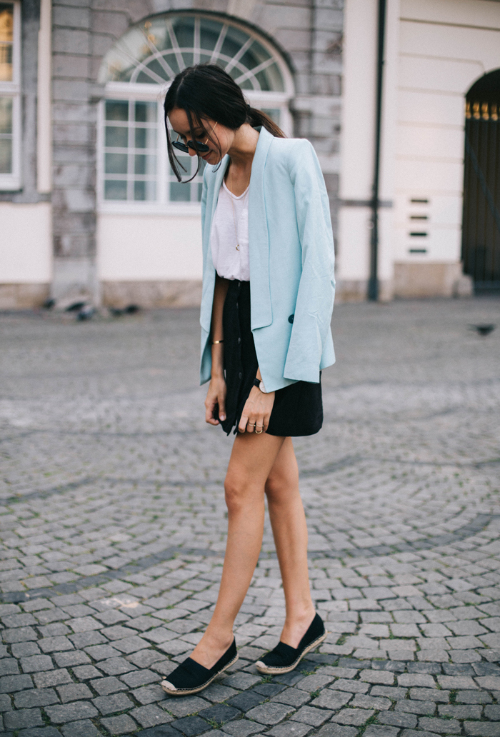 Vous pouvez trouver des modèles en velours, qui sont une bonne alternative au daim dense et rugueux. espadrili-zhenskie_ (22)