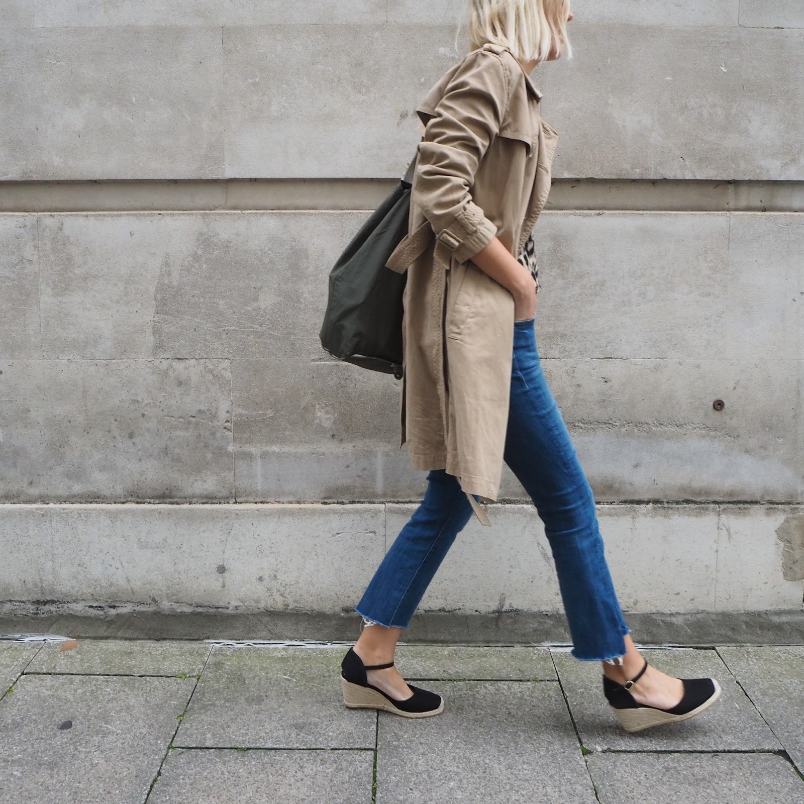 Avec un trench et un jean espadrili-zhenskie_ (45)