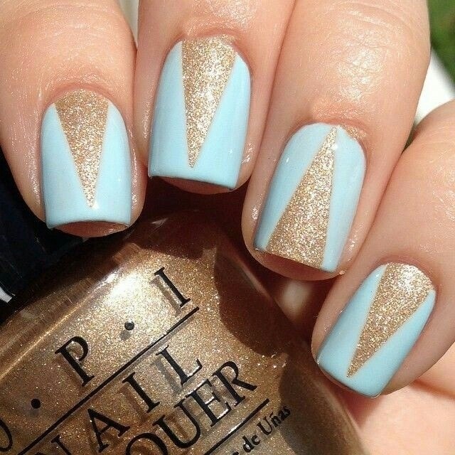 La manucure mate ne s'éloigne pas des premières positions paillettes-dlya-nogtej_ (44)