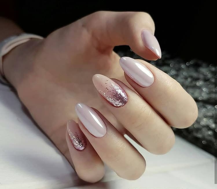 Décoration sur les doigts à travers un paillettes-dlya-nogtej_ (55)