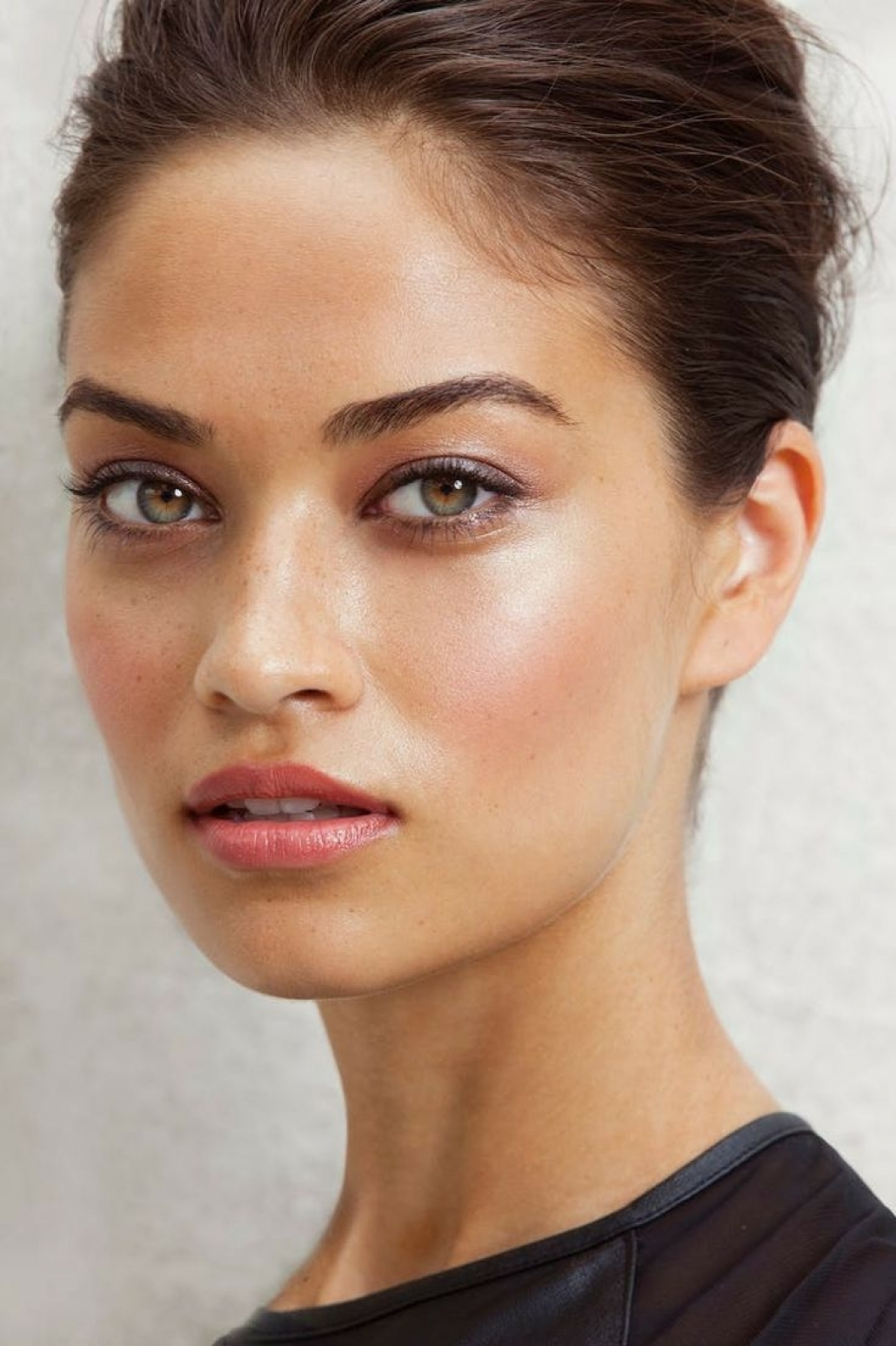 Естествеността е на мода днес. Тя олицетворява чистотата, невинността, свежестта макияж-без-макияжа_-41