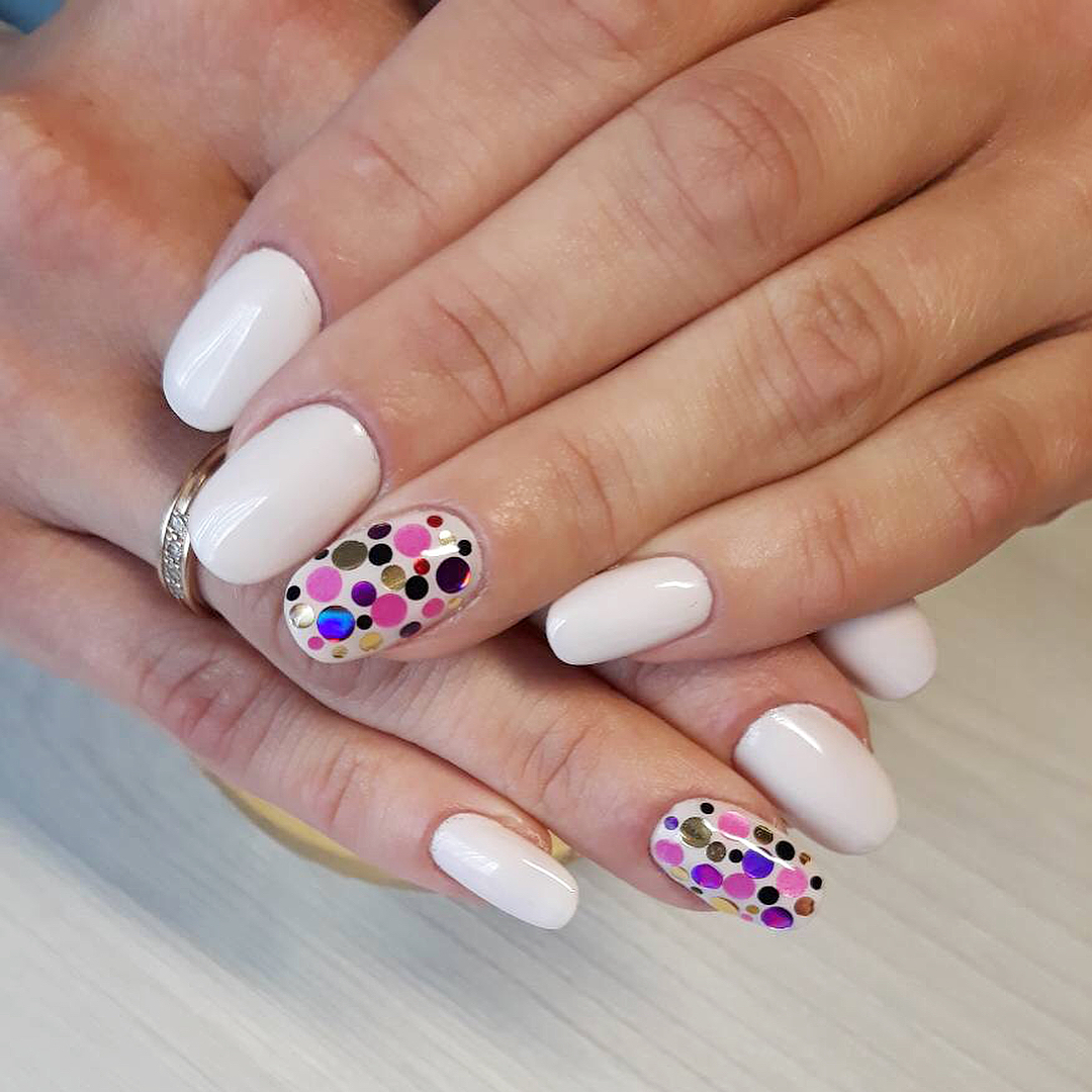 C'est comme une feuille d'album propre qui révèle les caractéristiques de teinte de chaque scintillement individuel et lui permet de briller aussi intensément que possible. manikyur-s-kamifubikami_ (14)