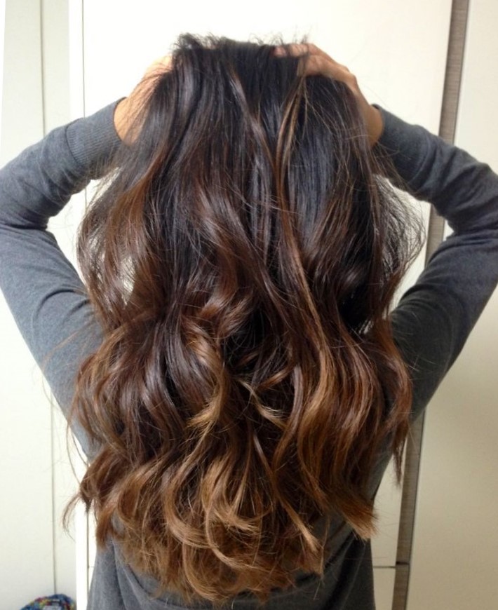 Cette coiffure attirera le regard des autres. ombre-na-chernyh-volosah_ (8)