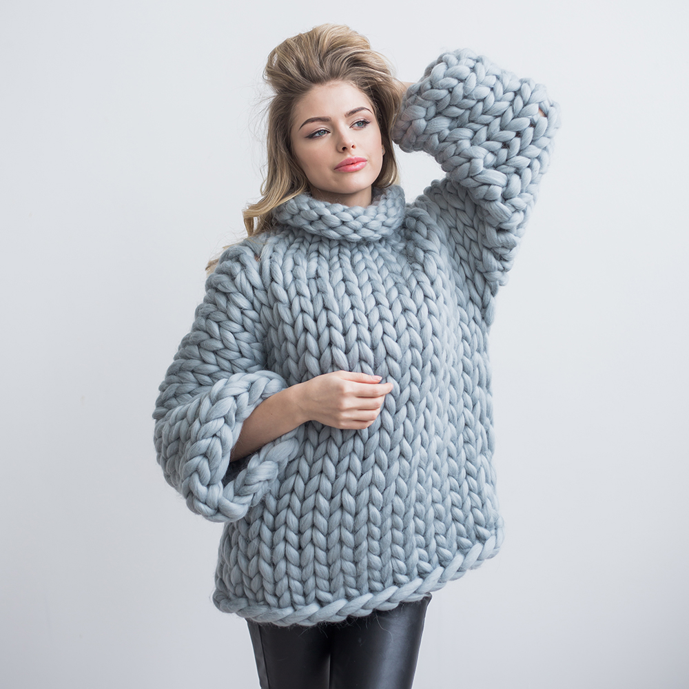 Kläder passar bra med vilken botten som helst: jeans, kjol, byxor, shorts, leggings zhenskij-sviter-krupnoj-vyazkoj_ (13)