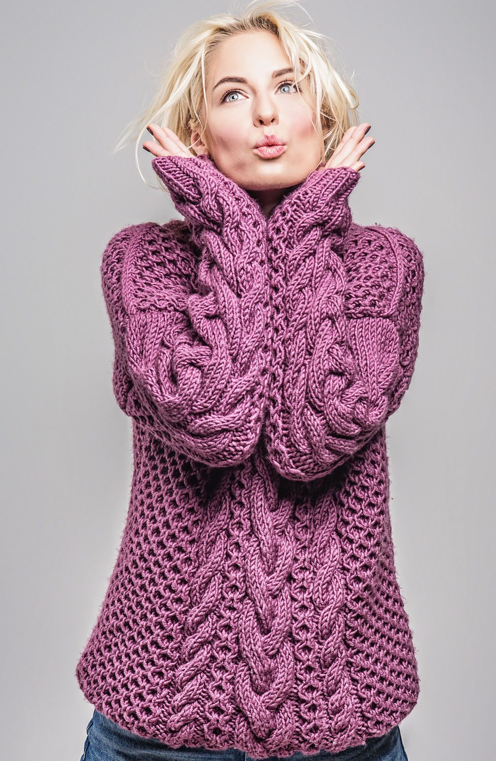 Om dina händer är fulla, ge upp att sy en fladdermus. Hitta en passform med snäva axlar och utsvängda underarmar zhenskij-sviter-krupnoj-vyazkoj_ (46)