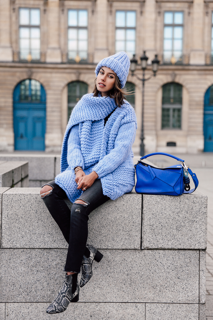 Du bör inte köpa alternativ med strukturerade och stora motiv. Liten, frekvent teckning är mer lämplig för dig. zhenskij-sviter-krupnoj-vyazkoj_ (57)