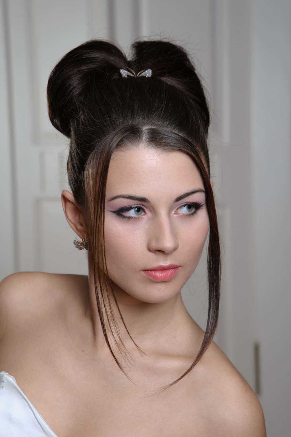 Vysokie_pricheski_na_vypusknoj (34)